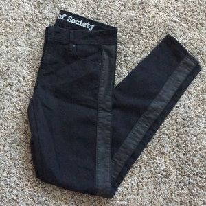 Articles of Society black skinny jeans! Size 25!!